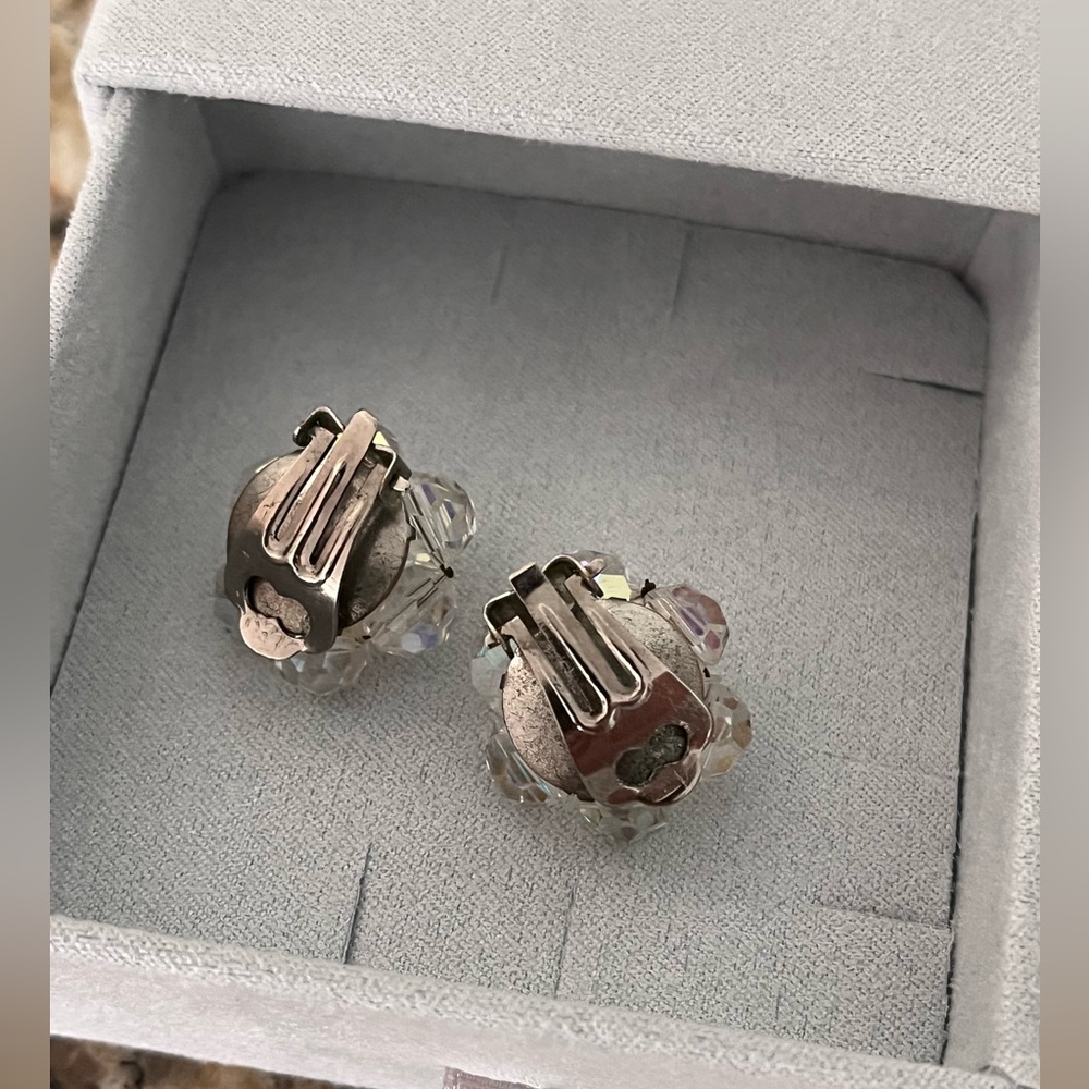 Vintage Aurora Borealis Crystal Cluster Clip-on Earrings - Picture 4 of 6